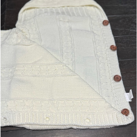 XMWEALTHY SWEATER CABLE KNIT HOODED BABY BUNTING - Picture 3 of 6